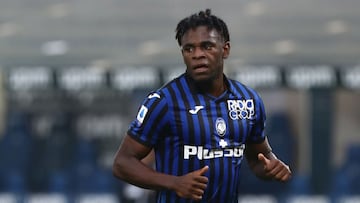 Duván Zapata en un partido del Atalanta