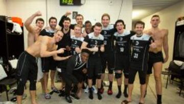 El equipo, de fiesta en el vestuario