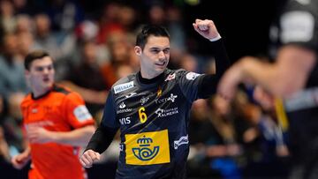 Ángel Fernández podrá jugar
esta noche ante Eslovenia