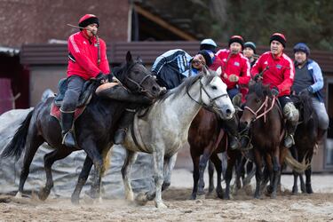 Es un deporte nacional en Kirguistán y Kazajistán.