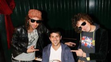 <b>PEREZA LE DEDICÓ 'PRINCESAS' EN EL CONCIERTO DE LOS 40. </b>Sucedió en el 40 aniversario de los 40 principales. Rodeados por más de 55.000 espectadores en el Vicente Calderón, Rubén y Leiva irrumpieron en el escenario y una frase lapidaria enloqueció a los presentes. "Esta noche he soñado con vosotros y me he levantado totalmente empapado. Quiero mandarle un saludo a David Villa y a Fernando Torres de todo corazón. Esto se llama 'Princesas'..." El Guaje quería conocerles y AS lo consiguió.