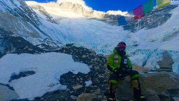 El alpinista vasco &Aacute;lex Txikon, durante su ascensi&oacute;n al Monte Everest.