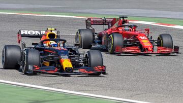Sergio P&eacute;rez (Red Bull RB16B) y Charles Leclerc (Ferrari SF21). Bahr&eacute;in, F1 2021. 