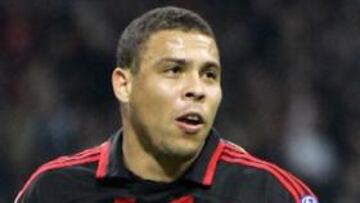 <b>REAL MADRID.</b> El brasileño fue ridiculizado por la prensa española y por la afición gracias a sus kilos de más durante su etapa en el club blanco.