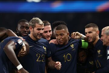 Lucas y Theo, junto a Mbappé con Francia.