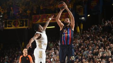 BARCELONA, SPAIN - FEBRUARY 02: Nikola Mirotic, #33 of FC Barcelona in action during the 2022-23 Turkish Airlines EuroLeague Regular Season Round 23 game between FC Barcelona and FC Bayern Munich at Palau Blaugrana on February 02, 2023 in Barcelona, Spain. (Photo by Rodolfo Molina/Euroleague Basketball via Getty Images)