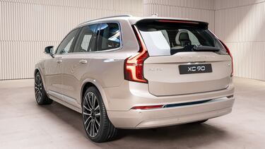 Volvo XC90: ¿En qué cambia y cuándo llega México este SUV híbrido?