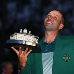 Why does the winner of the Masters get a green jacket?