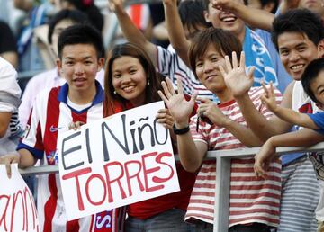 Fernando Torres fue el jugador más aclamado por los seguidores del Sagan Tosu.