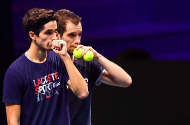 Pouille and Goffin to get Davis Cup final underway in Lille