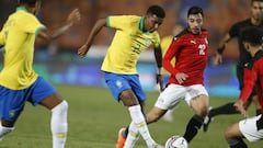 Rodrygo intenta un remate en la derrota de Brasil ante Egipto.
