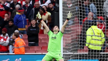 El Aston Villa dejó en blanco por segundo partido en la temporada al Arsenal, el 'Dibu' Martínez volvió a ser clave para ello.