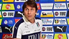 Antonio Conte ofrece una rueda de prensa antes del entrenamiento de Italia.