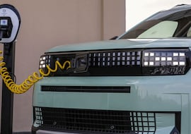 Aunque parezca mentira, este coche cumple 45 años y jamás ha tenido un oso cerca: el misterio queda resuelto