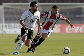 Futbol, Palestino vs Colo Colo Tercera fecha, campeonato nacional 2018 El jugador de Colo Colo Jorge Valdivia, disputa el balon con Palestino durante el partido de primera division en el estadio Nacional de Santiago, Chile. 17/02/2018 Javier Torres/Photosport