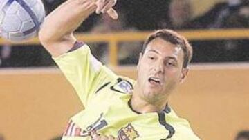 <b>CUERPO A CUERPO. </b>Jerome Fernández intenta un pase ante la oposición de Stefansson.