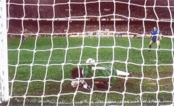 Partido Steaua-Barcelona. El encuentro termin車 en penaltis, y el Barcelona los fall車 todos.