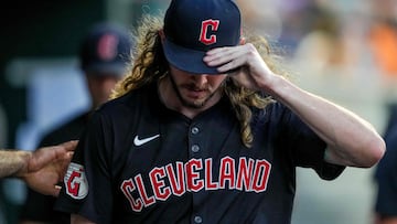 DETROIT, MICHIGAN - JULY 08: Scott Barlow #58 of the Cleveland Guardians looks down after returning to the dugout after a pitching change after allowing Jake Rogers #34 of the Detroit Tigers to score a run the bottom of the eighth inning at Comerica Park on July 08, 2024 in Detroit, Michigan. Nic Antaya/Getty Images/AFP (Photo by Nic Antaya / GETTY IMAGES NORTH AMERICA / Getty Images via AFP)