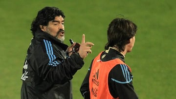 Maradona critica a la FIFA por borrar el castigo de Lio Messi