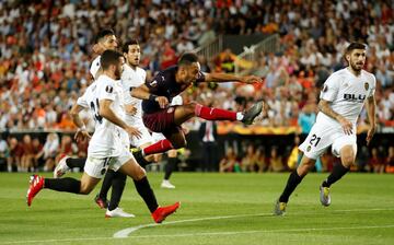 1-1. Pierre-Emerick Aubameyang marcó el primer gol.