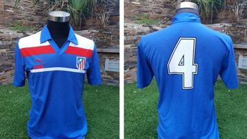 La segunda equipación del Atlético en azul se uso en el Calderón ante el Atlético Aviación.