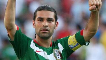 Márquez warns Trump about building the Mexican wall