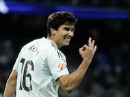 FOTODELDÍA - MADRID, 04/01/2026.- El delantero del Real Madrid Gonzalo García Torres celebra su tercer gol ante el Betis, durante el partido de LaLiga entre el Real Madrid y el Real Betis, este domingo en el estadio Santiago Bernabéu. EFE/Kiko Huesca