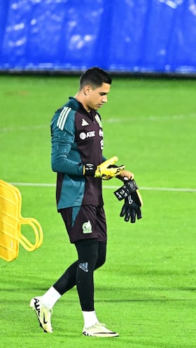 Rangel, Quiñones y Fidalgo al once titular de México