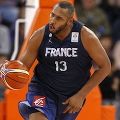 Se retira otro campeón de la NBA, el francés Boris Diaw