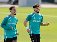 Abde, junto a Antony.