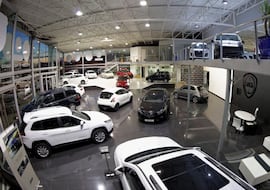 El sector del automóvil calcula que las nuevas ayudas al coche eléctrico se agotarán a mitad de año