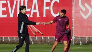 Marcos Acuña, en un entrenamiento del Sevilla.