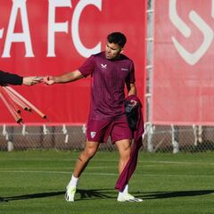 Acuña sufre otra lesión muscular y será baja ante el Madrid