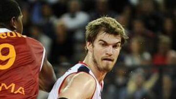 <b>IMPORTANTE. </b>Tiago Splitter jugará, aunque no está al cien por cien.
