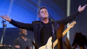 Alejandro Sanz niega que sea Rachel Valdés la que sale en sus redes, es su asistente