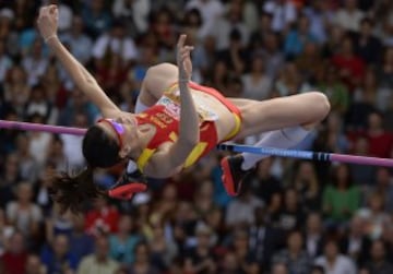 La cántabra Ruth Beitia defendió con éxito su título de campeona europea de salto de altura, y conquistó el oro continental en Zúrich con un mejor salto de 2,01. 