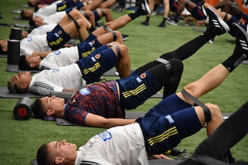 La Selección Colombia realizó trabajos de recuperación en gimnasio tras su llegada a Barranquilla pensando en el partido del domingo ante Brasil en el Metropolitano.