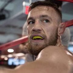 Los 5 mensajes de McGregor a Mayweather en las redes
