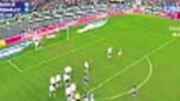 <b>DESDE EL CIELO. </b> La imagen tomada, por ejemplo, muestra como Francia hace el saque inicial.