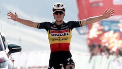 El belga Remco Evenepoel, del equipo Soudal-Quick Step, gana una etapa de la Vuelta a España 2023 en Larra-Belagua, en una foto de archivo.