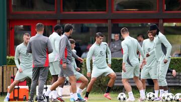 Rossoneri y Reds se miden en el inicio de la fase de liga por la Copa de Europa desde San Siro.