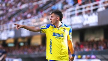 Iván Alejo en el encuentro que enfrentaba al Cádiz CF con el Cartagena. Jornada 6 de la Liga Hypermotion. Temporada 2024-2025.