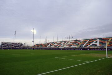 Es un estadio multiusos situado en Venecia, Italia. Es la sede del Venezia Football Club. Cuenta con una capacidad para 11.150 espectadores. 