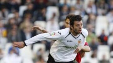 &Aacute;ngel Dealbert durante su etapa como jugador del Valencia.