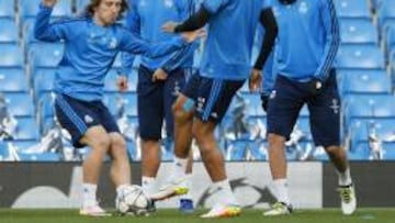 Cristiano y Benzema se entrenaron con normalidad