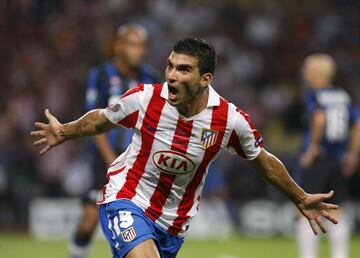 El 29 de agosto de 2010 abri¨® el marcador en la Supercopa de Europa frente al Inter de Mil¨¢n, encuentro que finaliz¨® con el resultado de dos a cero a favor de los colchoneros.