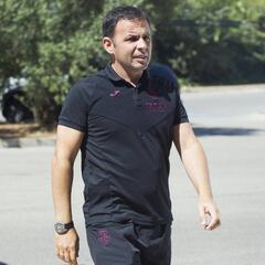 Javier Calleja: "Que nadie espere un Granada de Segunda"