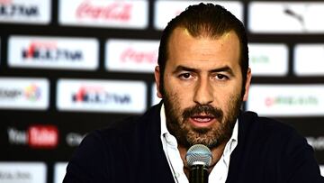 El director deportivo de los Gallos Blancos alzó la voz contra el arbitraje, pues asegura que lleva varias semanas perjudicando al club queretano.