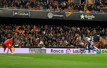 Carlos Soler y el recuerdo del primer gol en Mestalla