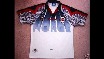S¨ª, es como un videojuego de los a?os 90, pero hecho en camiseta.
